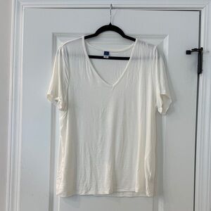Women’s Basic V-Neck Short Sleeve Shirt - White